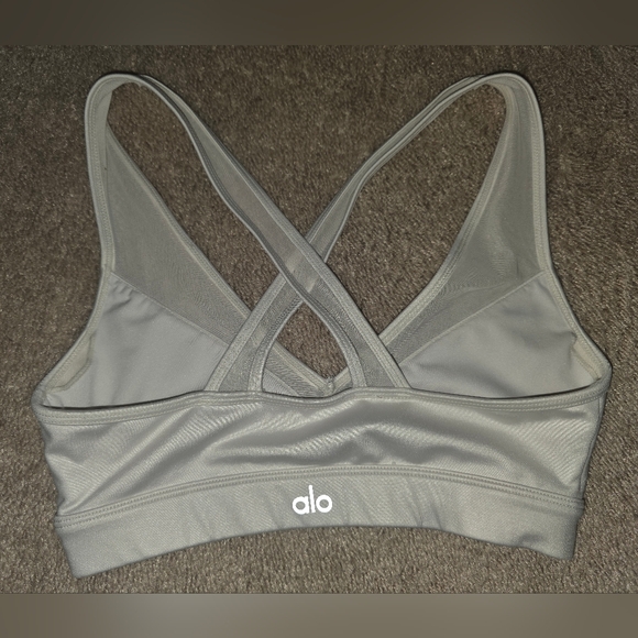 ALO Yoga White Entice Sports Bra XS - Picture 2 of 3